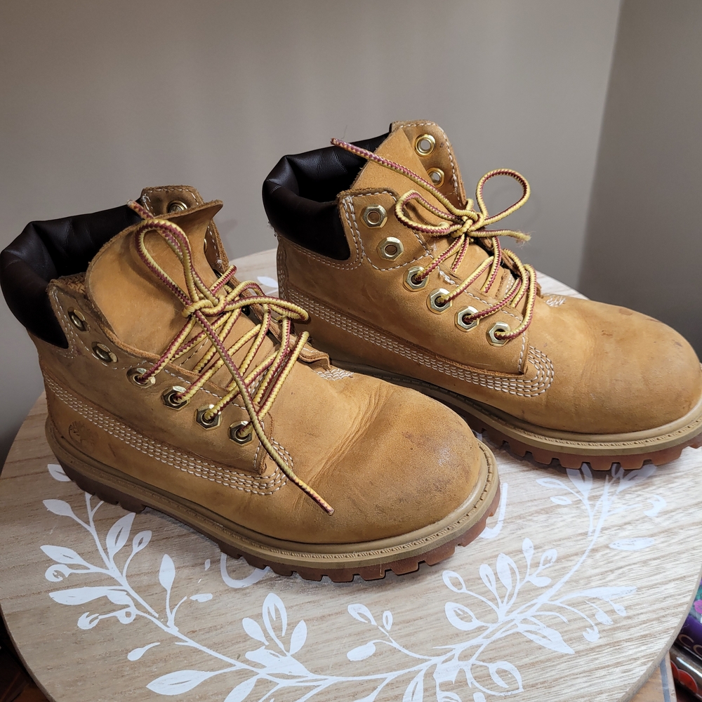 Timberland Kids Classic Wheat Leather Hiking Boots Size 11M